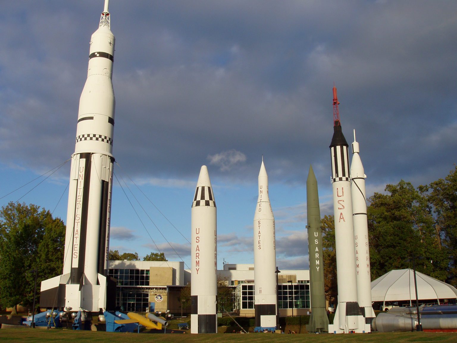 Rockets on Wikimedia Commons